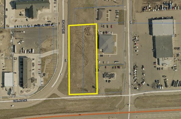 1011 20th Ave SE, Minot, ND 58701